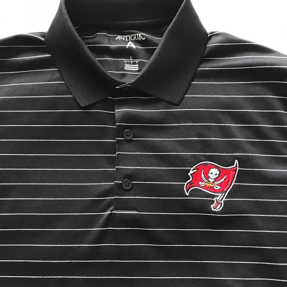 white bucs shirt